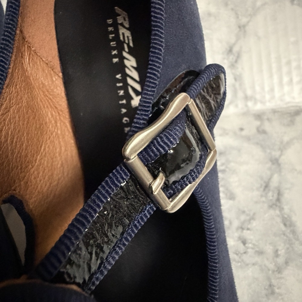 Re-Mix Vintage Footwear Cloche T-straps in Navy Suede/Black Patent, Size 6 - Picture 14 of 16